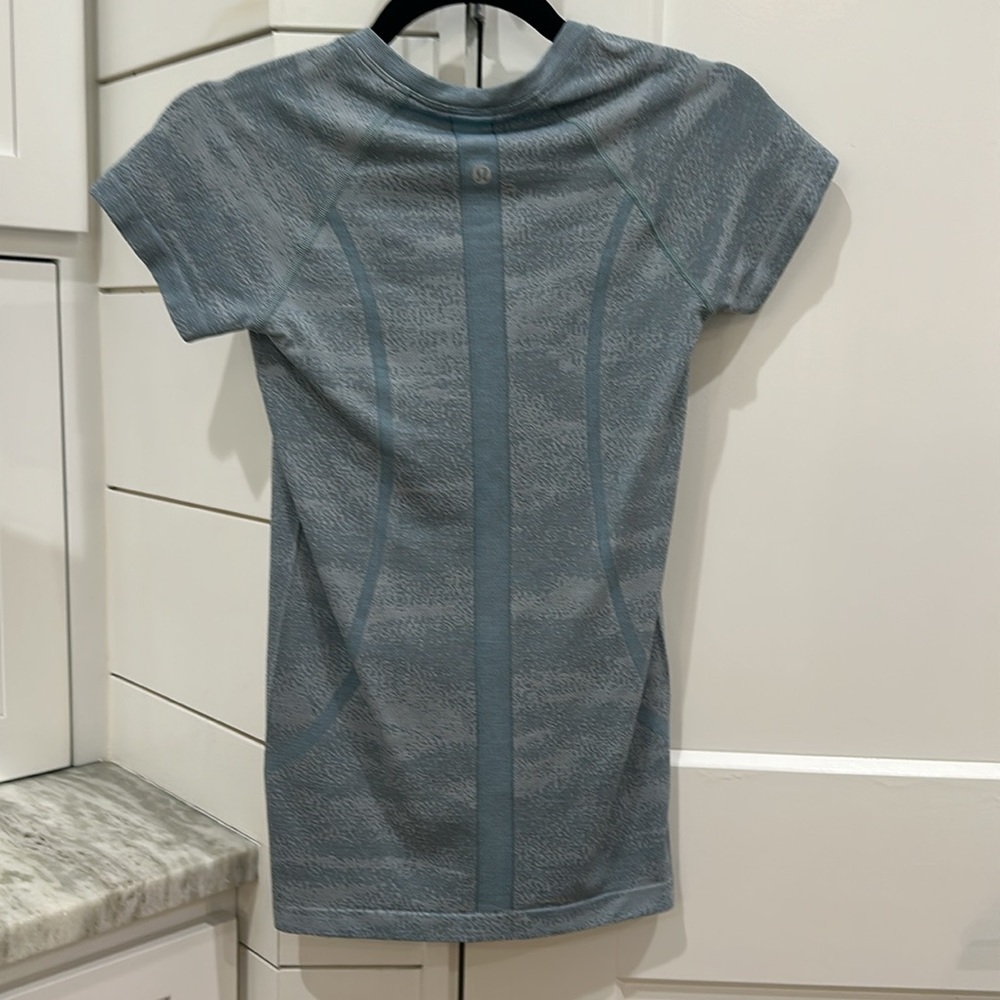 (6087) Lululemon Run: Swiftly Tech Short Sleeve C… - image 7